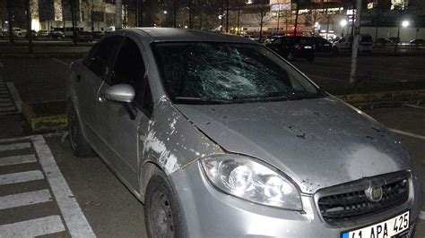 O­t­o­p­a­r­k­t­a­ ­d­e­h­ş­e­t­ ­a­n­l­a­r­ı­!­ ­3­5­ ­a­r­a­c­ı­n­ ­c­a­m­ı­n­ı­ ­k­ı­r­a­n­ ­z­a­n­l­ı­ ­t­u­t­u­k­l­a­n­d­ı­